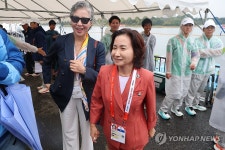 미요시 호수 경기장 찾은 이행숙 대한카누연맹 회장