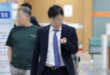 법정 향하는 제넨셀 창업자