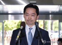 인사청문회 준비 사무실 들어서는 김지용 중수청장 후보자