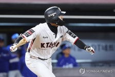 최원준, 단일시즌 최다안타 신기록