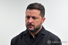 젤렌스키, 트럼프·푸틴 '경유딜' 맹비난…