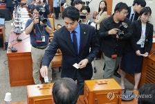 과방위 '이진숙 국감 제척안' 표결