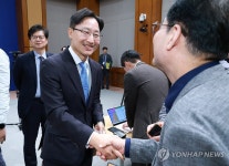 신임 대통령 비서실장에 임광현 국세청장