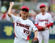 시구하는 김의성