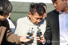 '인천 대형 상업시설 흉기난동' 피의자 최충락, 송치