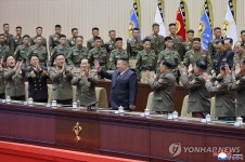 조선인민군 제3차 중대장대회 진행… 김정은 주재