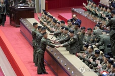 조선인민군 제3차 중대장대회 진행… 김정은 주재