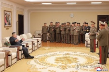 조선인민군 제3차 중대장대회 진행… 김정은 주재