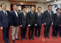 박정희 생가 찾은 장동혁