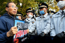 풀리지 않는 용산…벌써 300일, 더 길어질 수도 있다