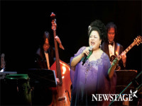 이보다 더 좋은 크리스마스 선물은 없다. 윤희정의 재즈 크리스마스