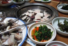 마시멜로처럼 사르르 녹는 연탄불 꼼장어구이