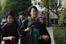 이복절! 이화여대 최경희 총장 사퇴에 환호