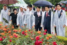 BNK경남은행-창원시, 창원 장미공원 개장식 가져