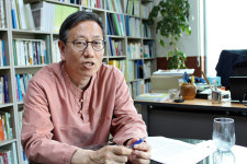 그날 이후 개똥 치우기 보고서가 사라졌다