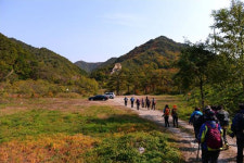 단풍 속으로! 내륙과 바다 이어주는 설악산 비밀통로
