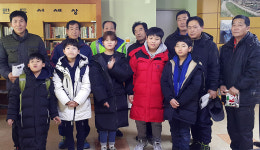 정선 사북초교생, 환경미화원 위문품 ‘훈훈’