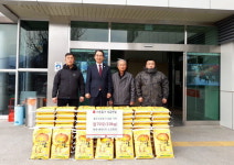 용대2리 최영규 노인회장, 이웃돕기 성품 전달