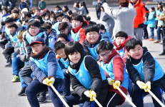 삼척시, 초교생 속닥기줄다리기 결승전