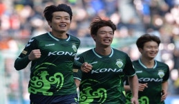 전북현대 개막전 힘찬 포효...이동국 1골 1도움 축포