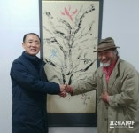 쌍산 김동욱, 프레시안대구경북에 ‘난향천리’ 작품 기증