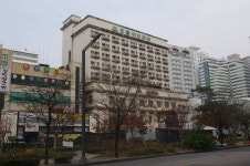 유성온천 관광객 천만명에서 400만 이하로 추락