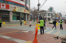 영월읍 관내 초등학교 스쿨존 교통지원 눈길