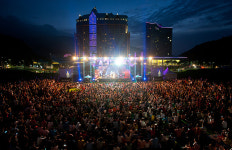 여름 휴가는 시원한 하이원에서 인기가수들의 공연 관람 하세요