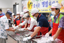 김양호 삼척시장, 복지시설서 배식봉사