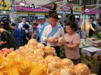 이철우 경북도지사, 추석 앞두고 죽도시장에서 장보기 행사