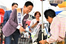 경북교육청, 선산전통시장 장보기와 효구미실버힐 위문방문