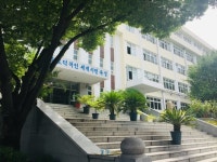 오직 한 남자 위해 조작된 학생 500명의 성적