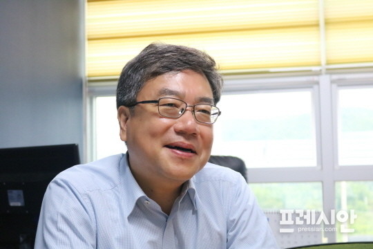 조 전 대표, 서울대 교수직 해임 취하 결정으로 새로운 전문적 방향으로의 전환 가능성 열어 (89자)