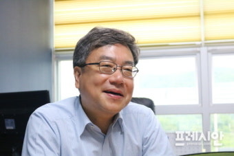조 전 대표, 서울대 교수직 해임 취하 결정으로 새로운 전문적 방향으로의 전환 가능성 열어 (89자)