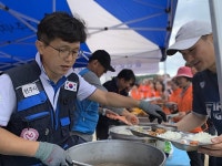 재해 아픔은 밥차와 함께...전주시자봉센터, 경북 울주서 이동밥차 봉사