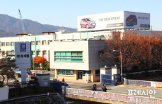 한국지엠 창원 정규직·비정규직 집단해고 반대 한목소리