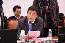 부산항서 2년간 노동자 7명 사망...항만 김용균법 추진