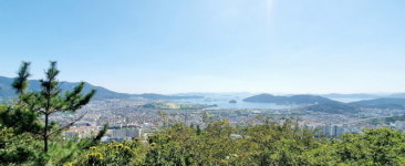 창원시 진해구 석동, 돌처럼 단단한 민심으로 지켜온 고장