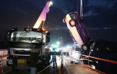 익산 웅포대교서 승용차 추락...50대 운전자 사망