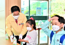 임종식 경북교육감, 구미·상주 지역 181개교 등교수업 시작