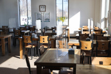 양양군, 포월농공단지 구내식당에 투명칸막이 설치