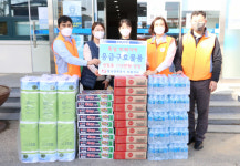 한전 강릉지사, 폭설로 인한 정전 피해지역에 물품전달