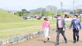 백두현 군수, 도시재생 뉴딜 무학마을 거닐다