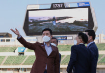 포항종합운동장 노후된 전광판 LED모듈로 전면 교체