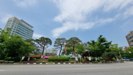 [포토]현수막에 갇힌 도청-시청 광장…시민들에게 돌려주세요