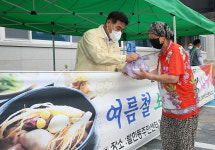 동해시 발한동새마을협의회, 삼계탕 나눔행사로 이웃사랑