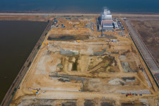 농촌마을로 밀려드는 산업폐기물, 왜?