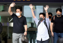 검찰의 구속영장 반려로 '가세연' 강용석, 김세의 석방