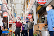 권오봉 여수시장, 추석 명절 앞두고 전통시장 상인 격려