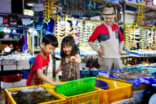 부안상설시장에서 수산물 사면 약 30% 돌려드려요